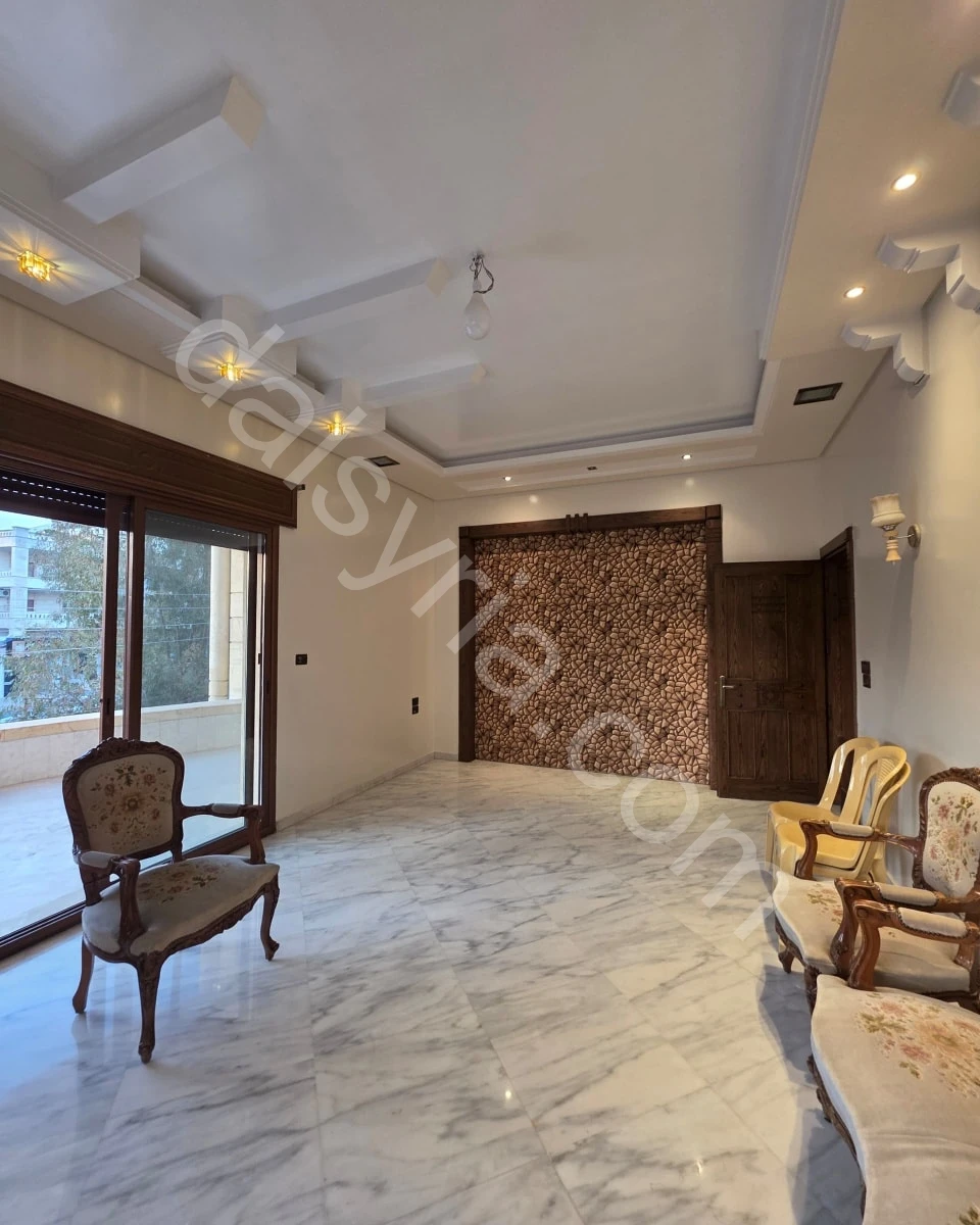 للايجار شقة 270 م في الشهباء الجديدة 