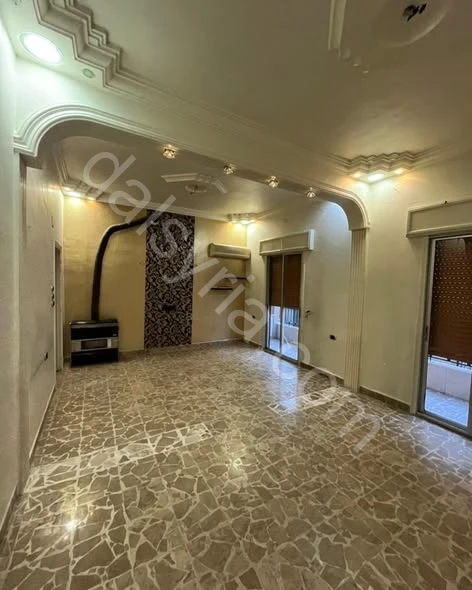 للايجار شقة 120 م في شارع النيل 