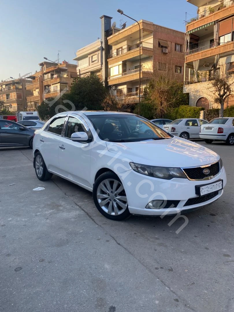 للبيع كيا سيراتو فورتي 2011