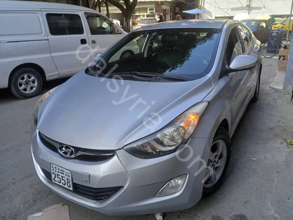 للبيع هيونداي افانتي 2012