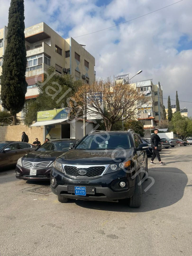 للبيع كيا سورينتو 2012