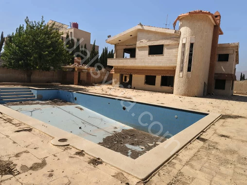 للبيع مزرعة 4500 م في الديرخبية 