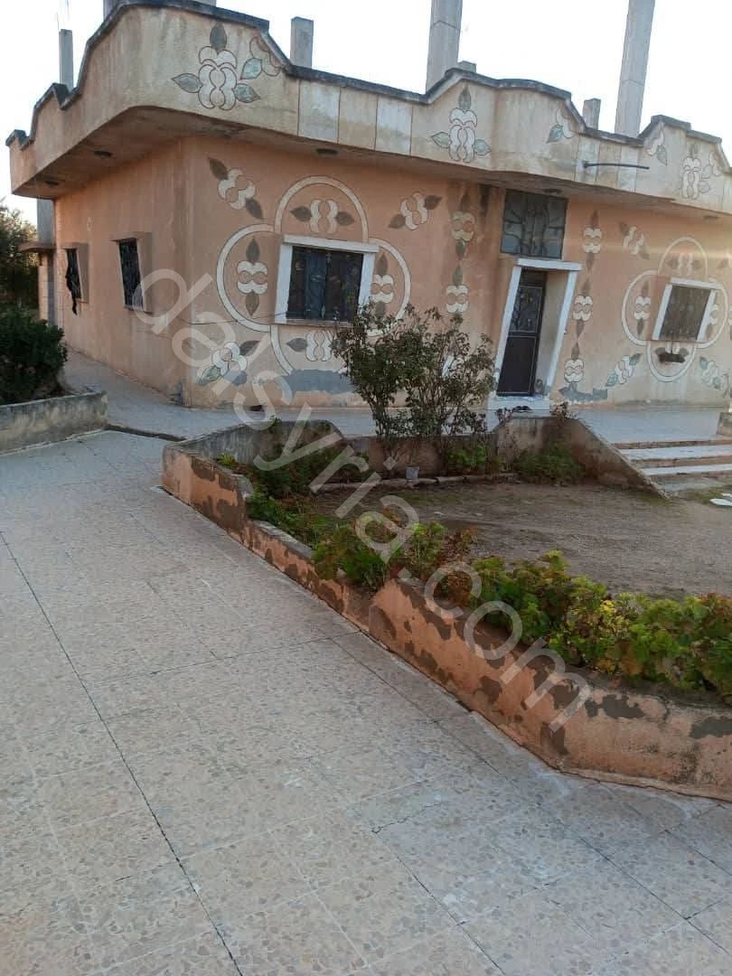 لبيع مزرعة 2500 م في طريق المشرفة