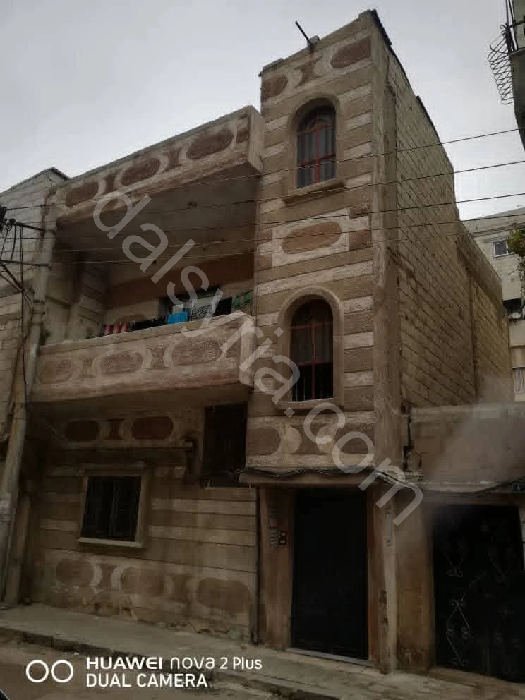 للبيع كتلة 80 م في كرم اللوز 