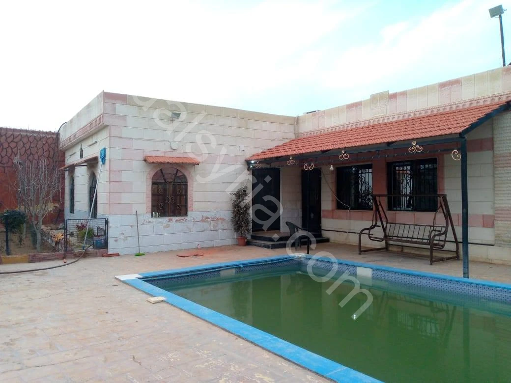 للبيع مزرعة 650 م في زبدين 