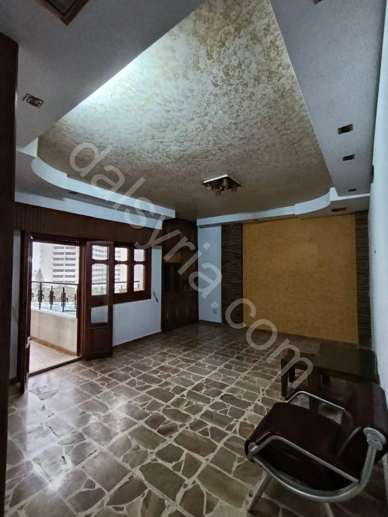 للايجار شقة 130 م في الزراعة 