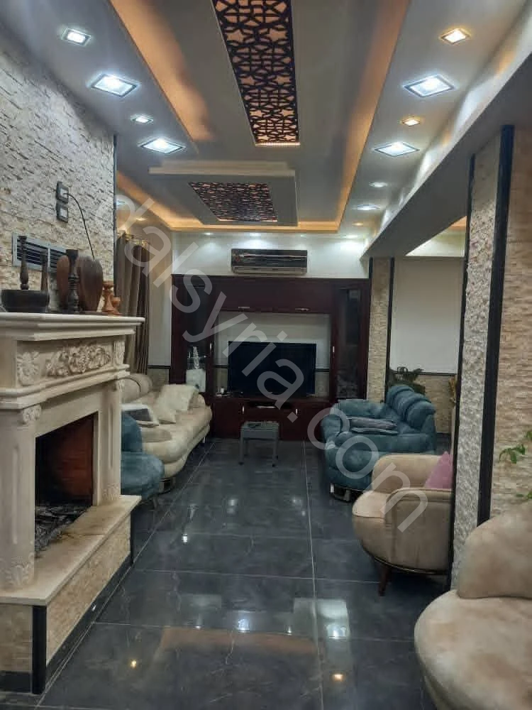 للبيع فيلا 2400 م في مضايا 