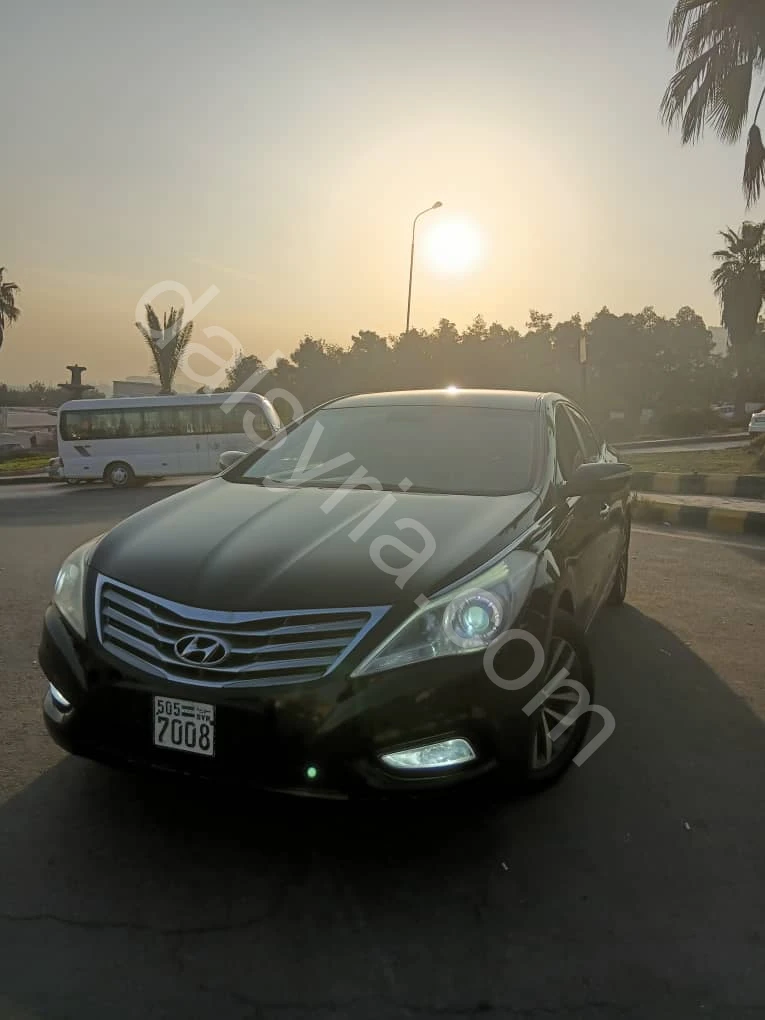 للبيع ازيرا 2012