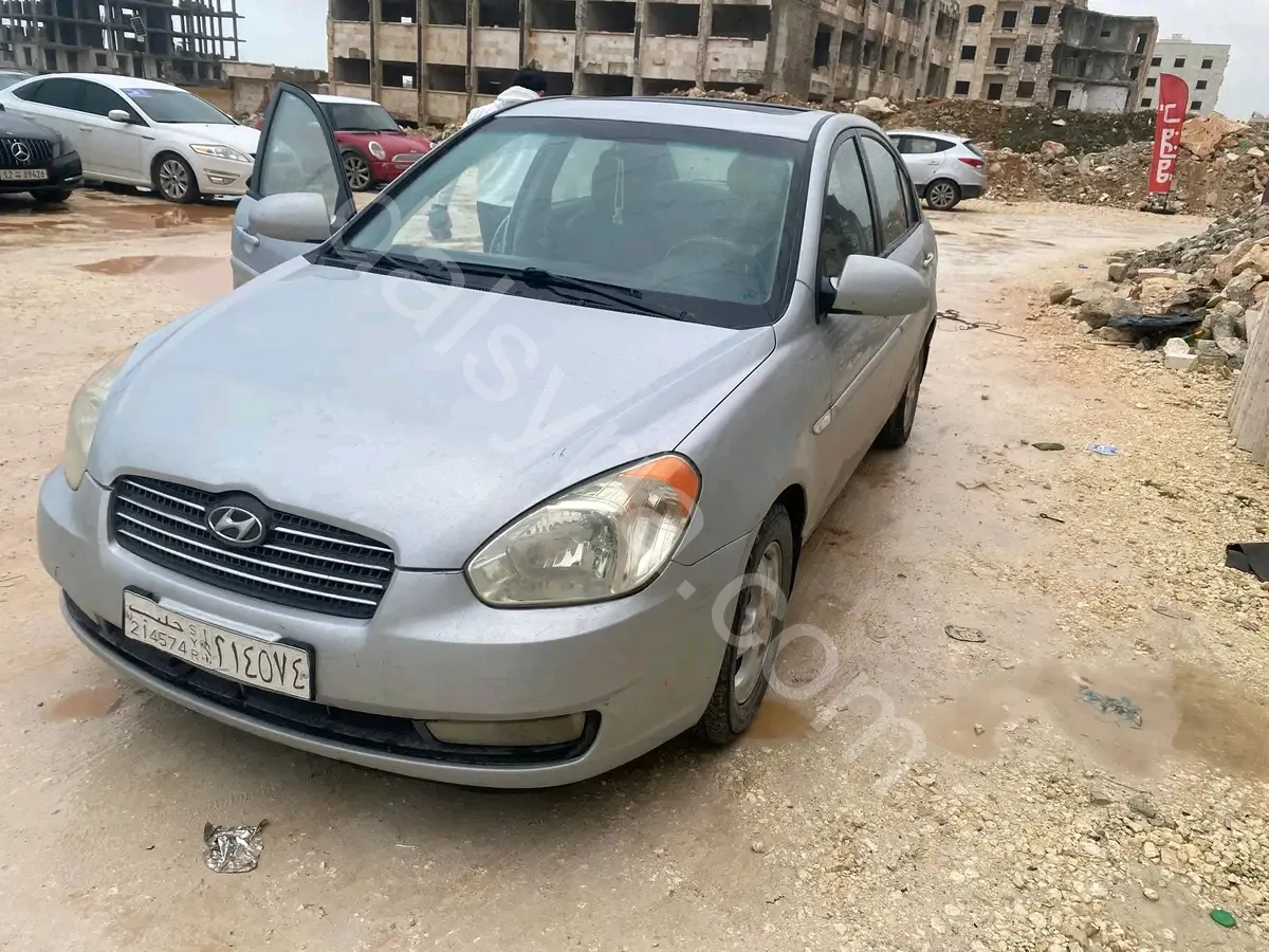 للبيع هونداي فيرنا 2007