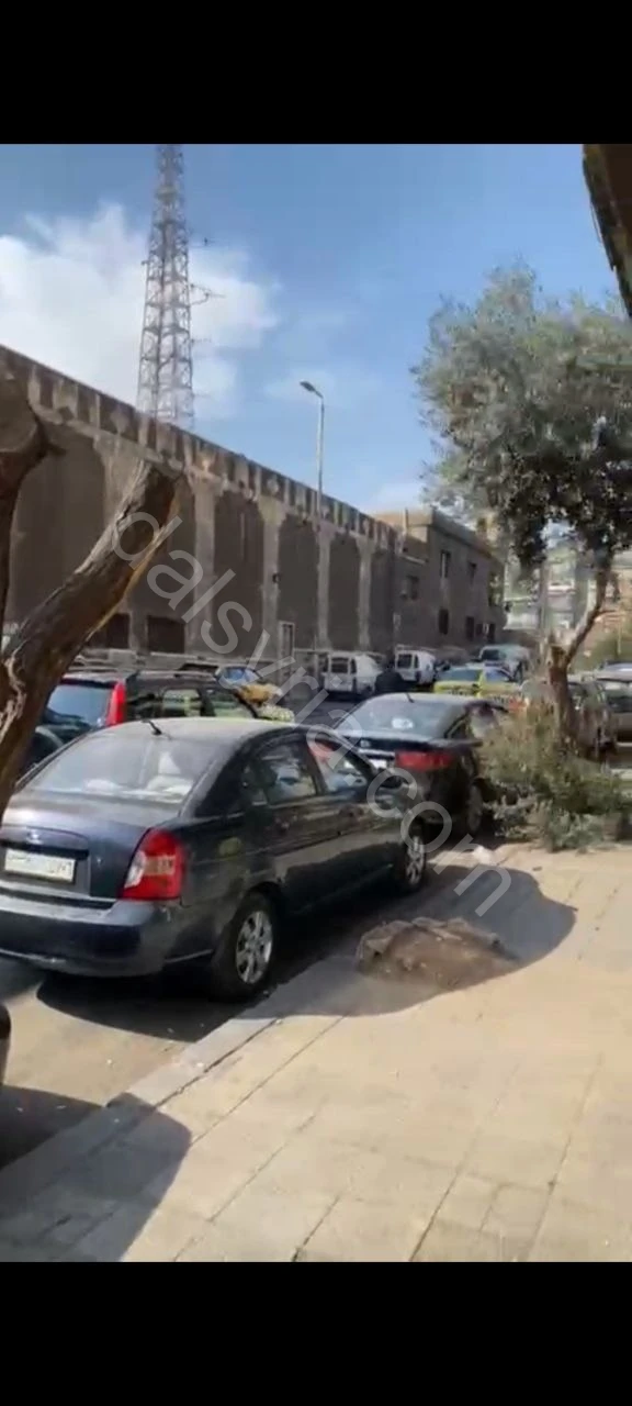 للبيع محل 165م في شارع خالد ابن الوليد 