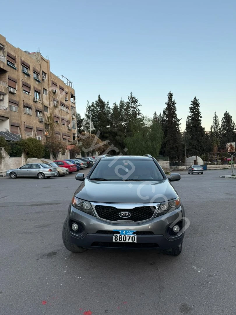 للبيع كيا سورينتو 2012