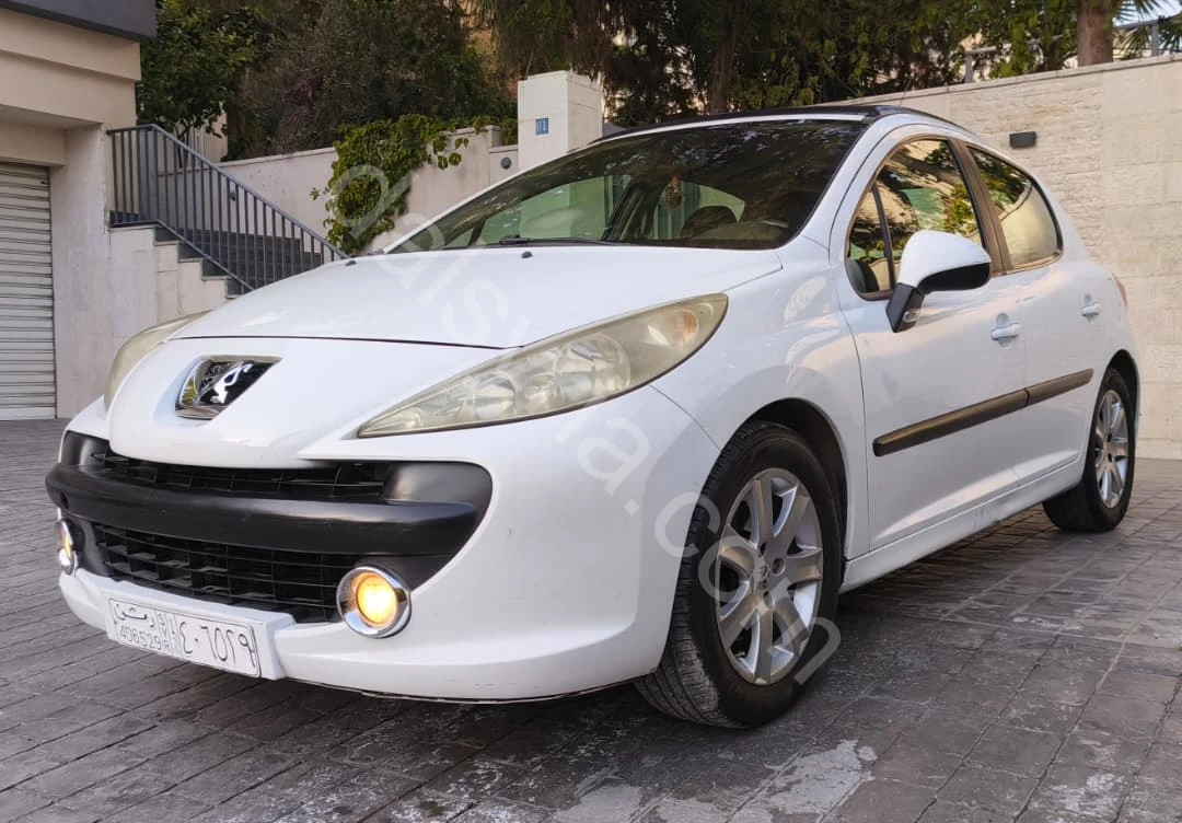 للبيع بيجو 207/2008