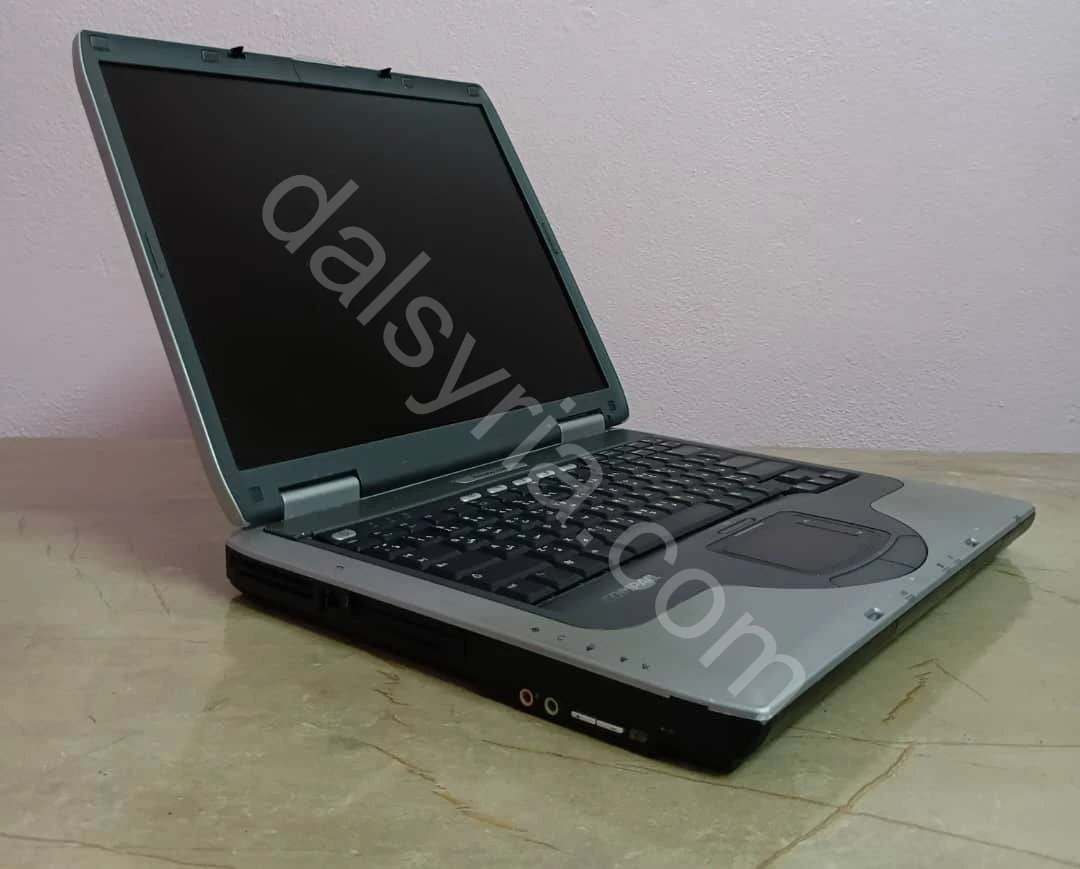 للبيع لابتوب قديم مكتبي