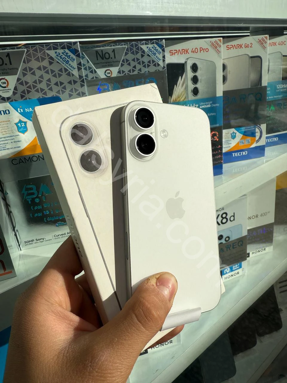 للبيع iPhone 16