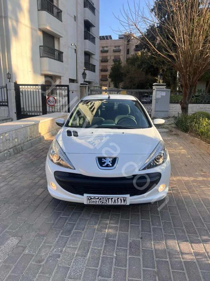 للبيع بيجو 2020