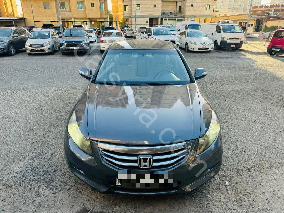 للبيع هوندا اكورد 2012
