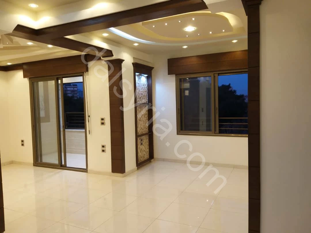 للايجار شقة 105 م في التجارة 