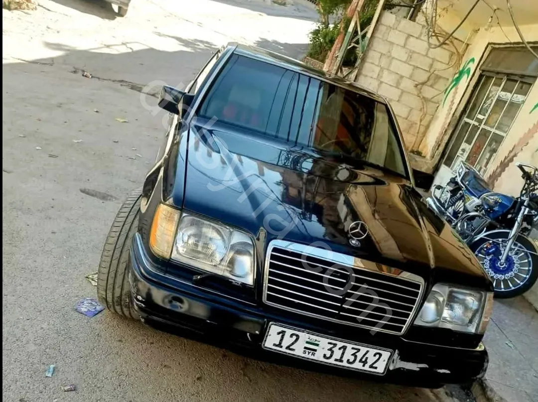 للبيع مرسيدس E230/1988