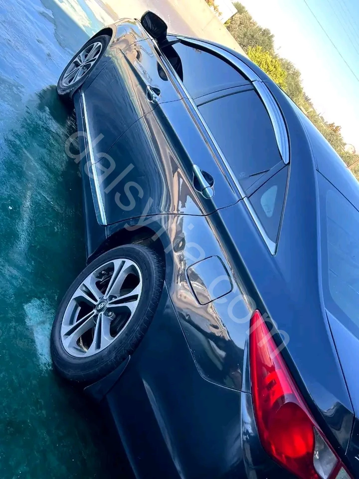 للبيع هونداي سوناتا 2011