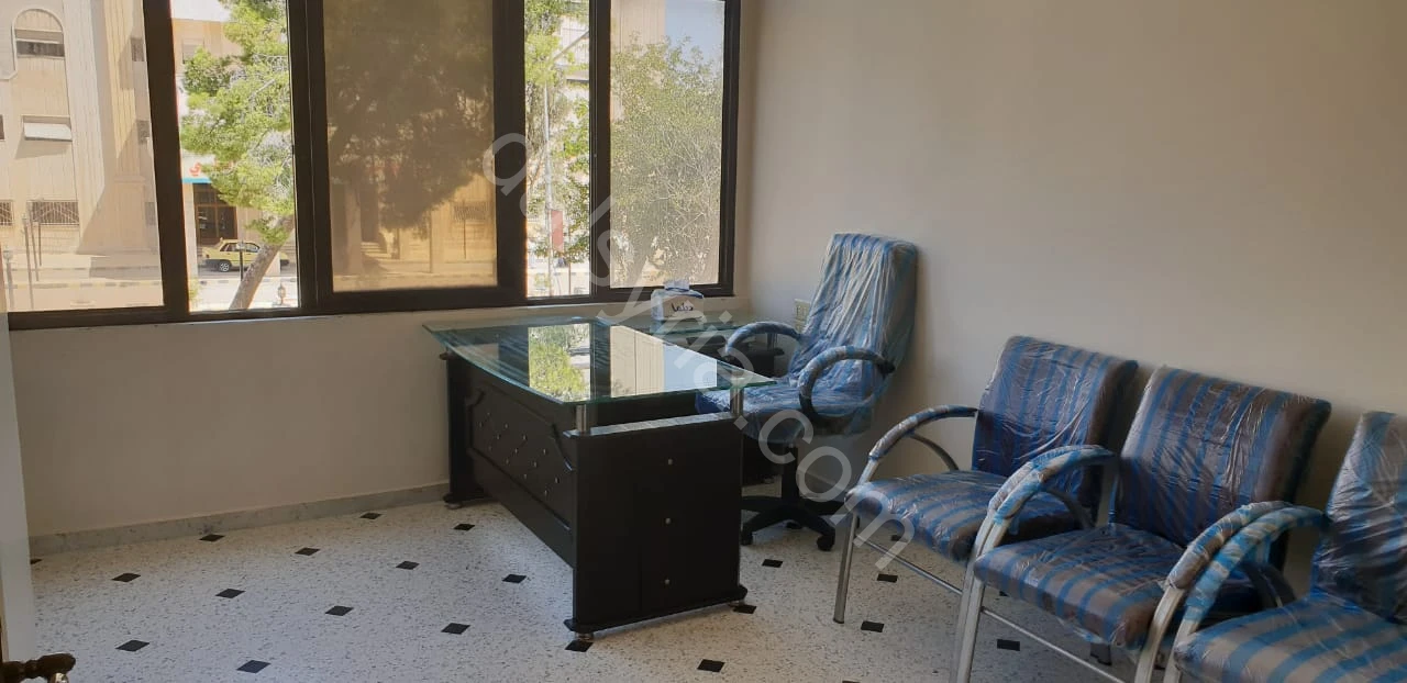 للإيجار مكتب 35م في حي الأميرية