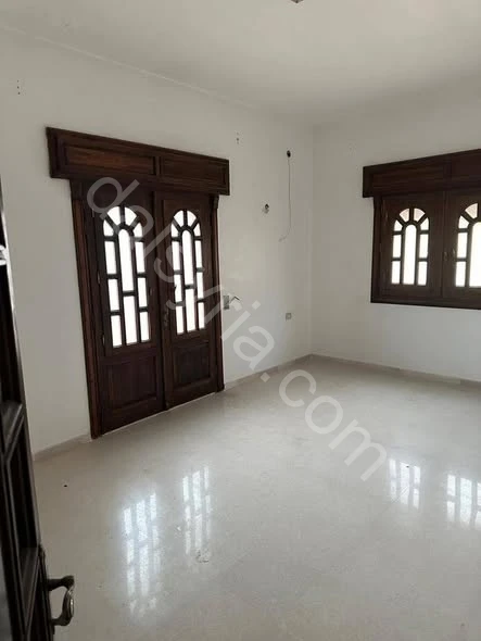 للايجار شقة 180 م في الزهراء 