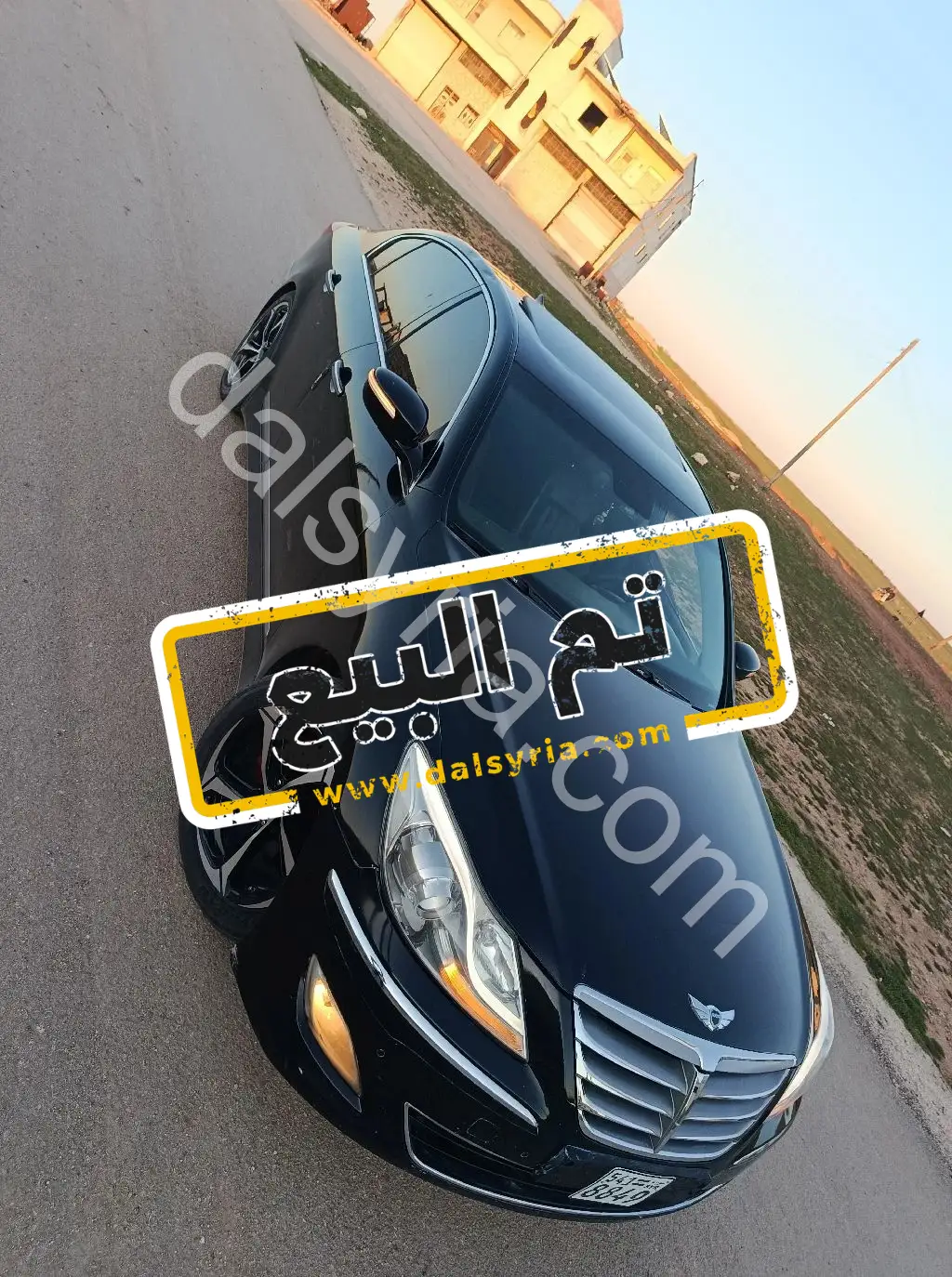 للبيع هيونداي جينسيس 2013