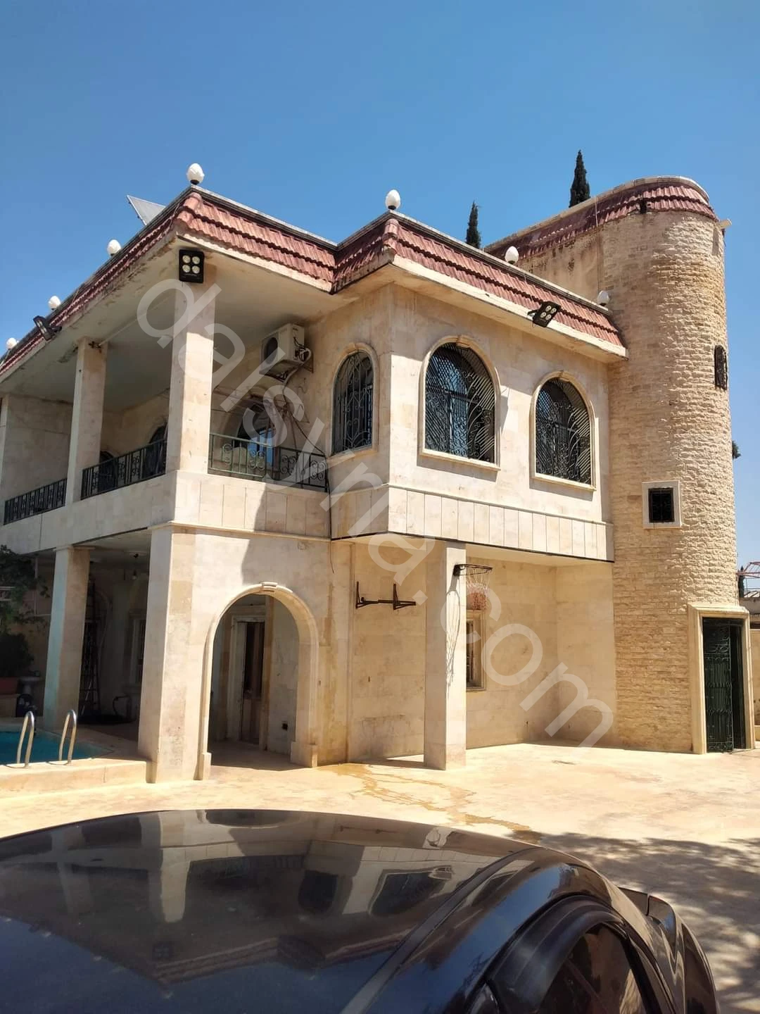 للبيع مزرعة بخان عسل مساحه ٢٠٠٠متر جاهزة للسكن 