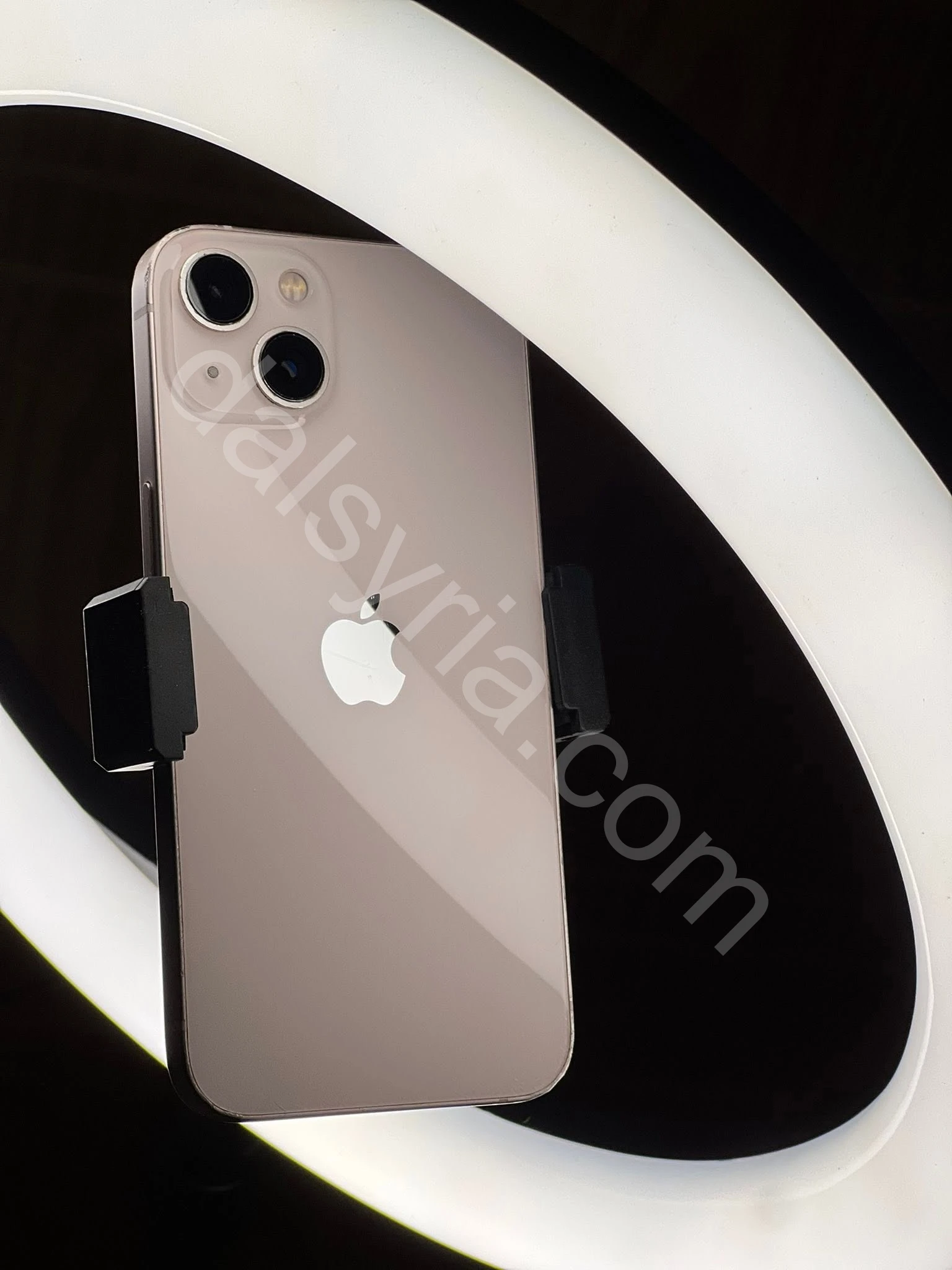 للبيع iPhone 13