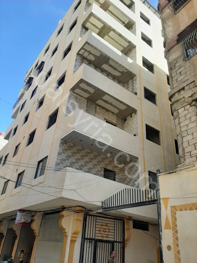 للبيع شقق في بناء في بيت سحم