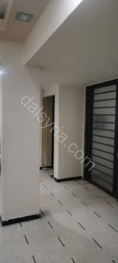 للبيع شقة تجارية 600م في المالكي