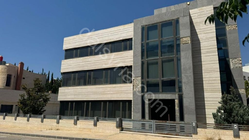 للبيع بناء مميز للاستثمار في قرى الشام 