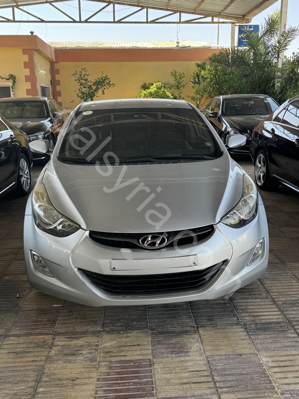 للبيع هيونداي افانتي 2011