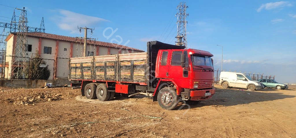 يوجد شاحنة نقل ثابتة