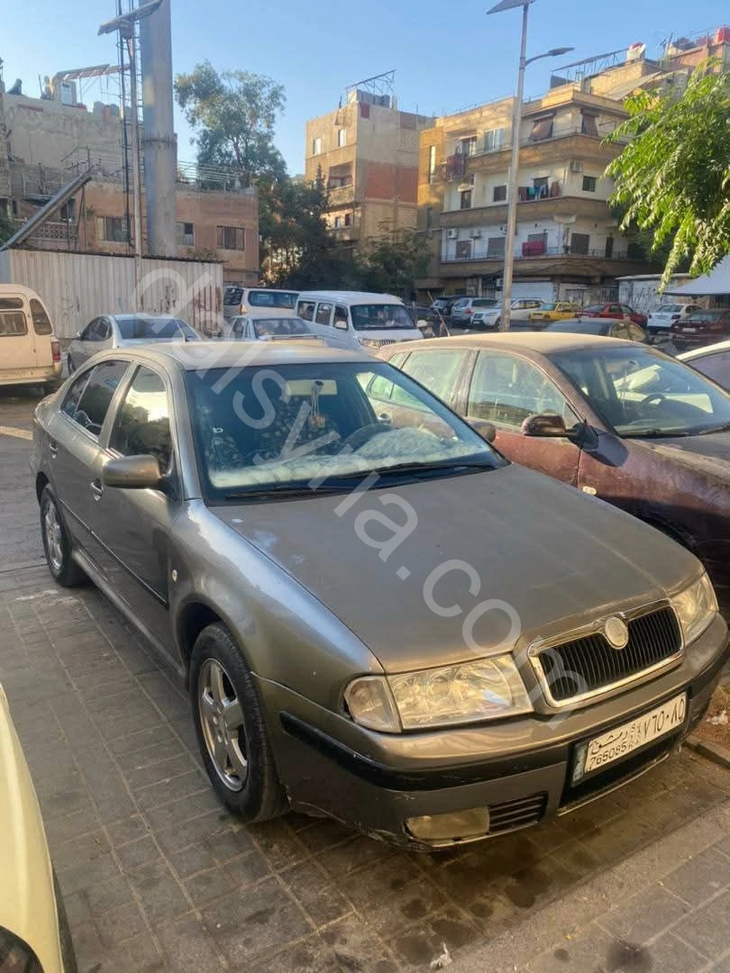 للبيع سكودا تور 2008