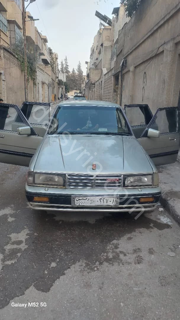 للبيع مازدا 929 