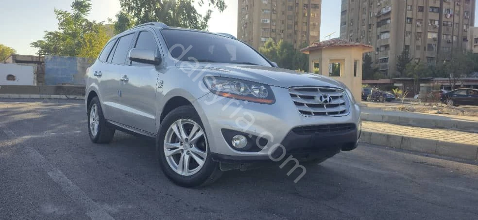 للإيجار هيونداي سنتافيه 2011