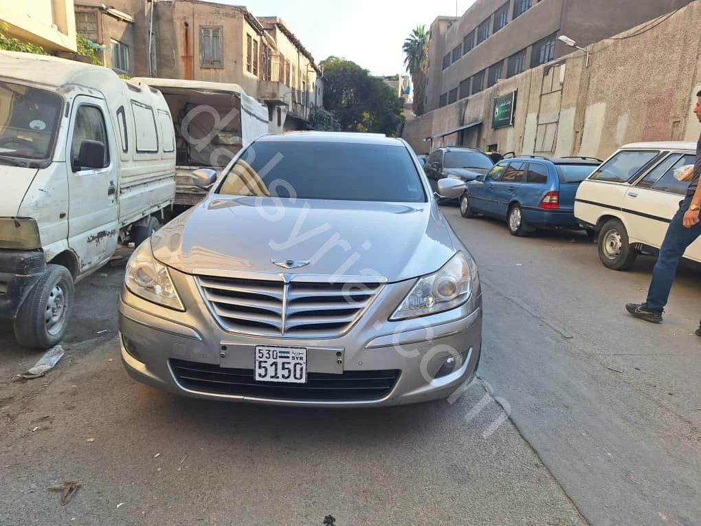 للبيع هيونداي جينيسس 2011