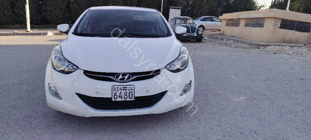 للبيع هيونداي افانتي 2012