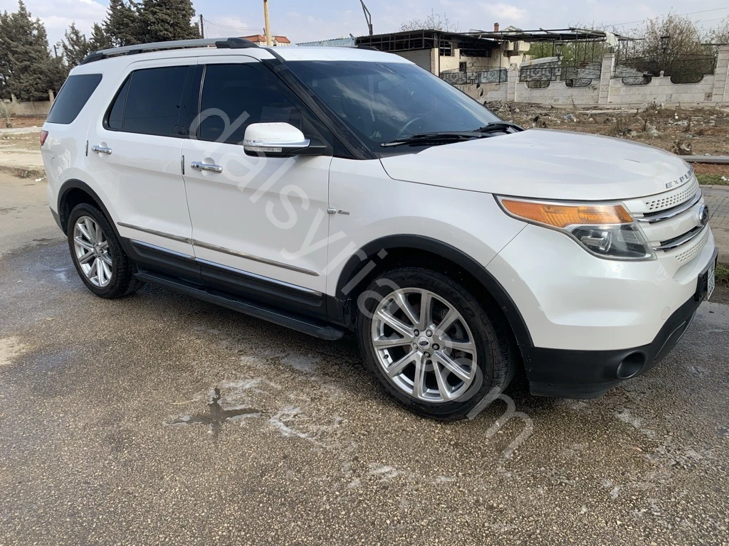 سيارة 7راكب لتلبية طلبات محافظات من حمص