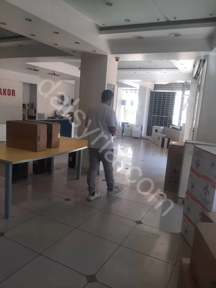 للبيع صاله تجاريه 321م في شارع بغداد الراجع 0952303444