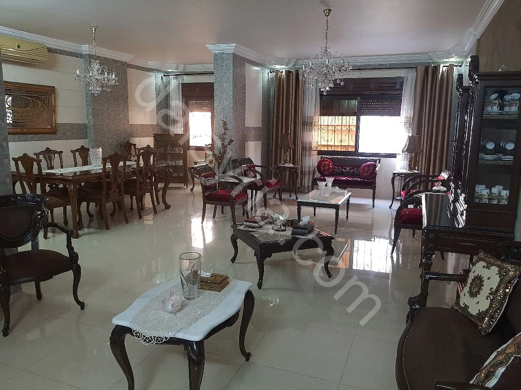 للبيع شقة 225م في الطابيات