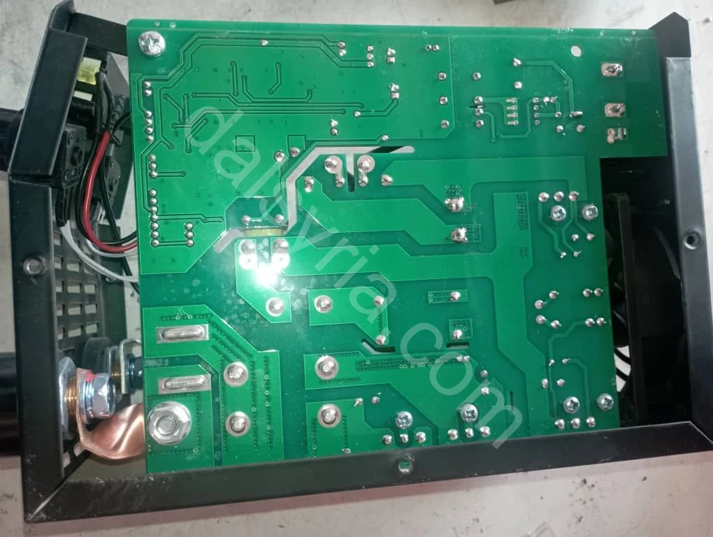 فني الكترون