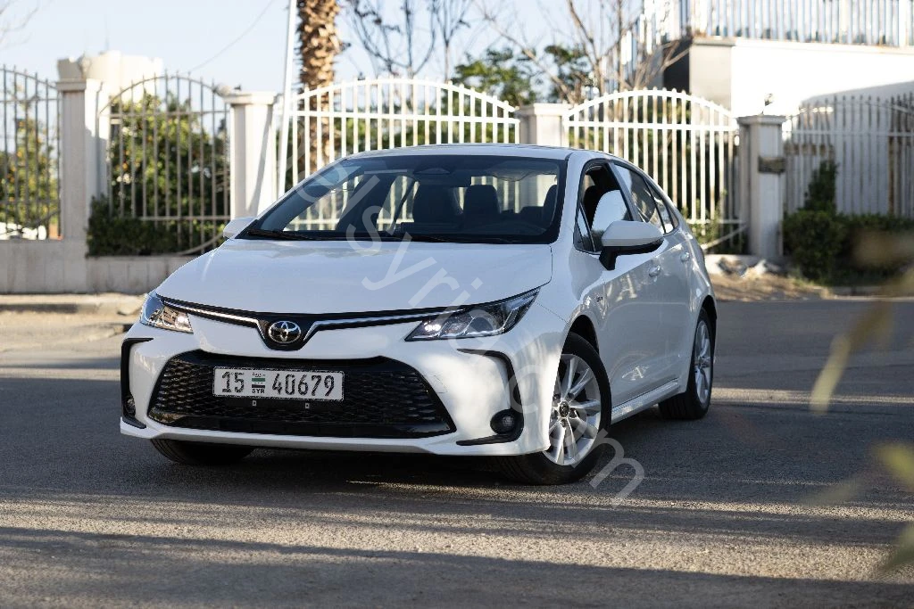 للإيجار تويوتا كورولا 2025