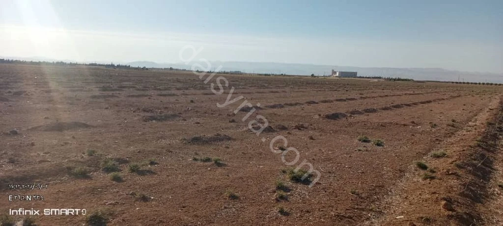 للبيع ارض 57 دونم على طريق المطار