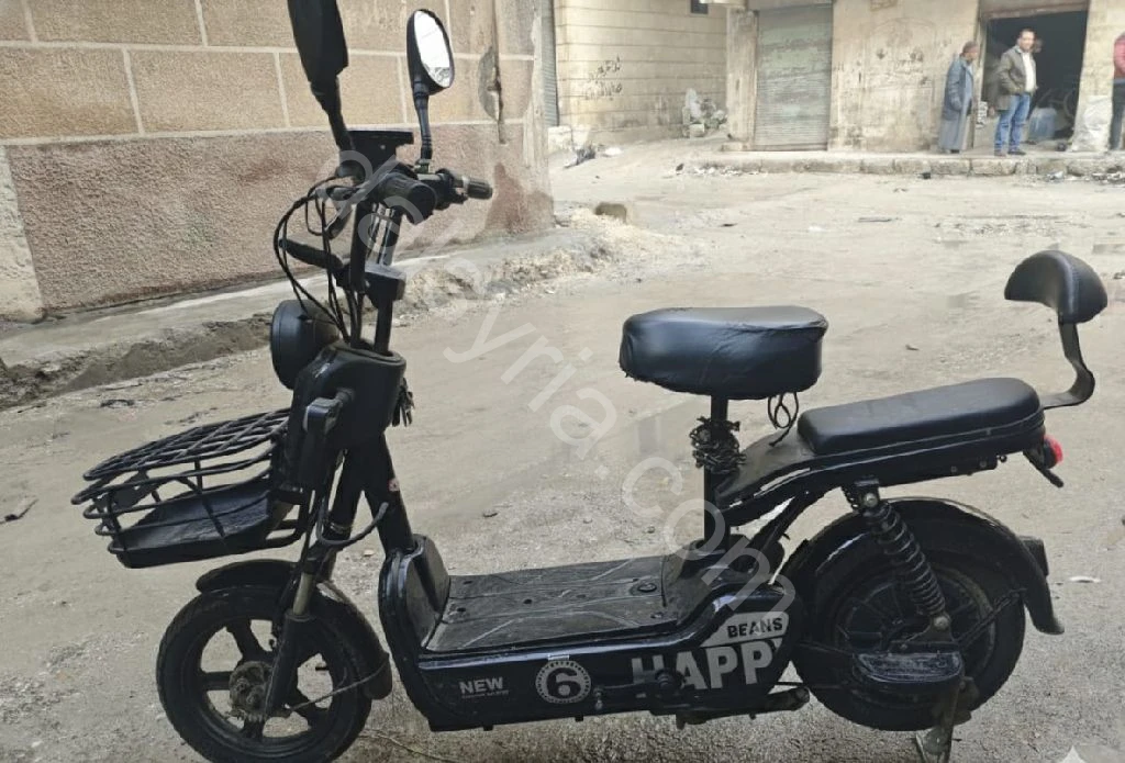 للبيع بحالة ممتازة سكوتر كهربائي 