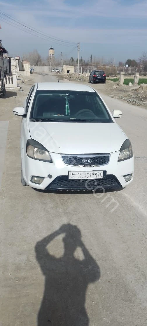 للبيع كيا ريو 2011