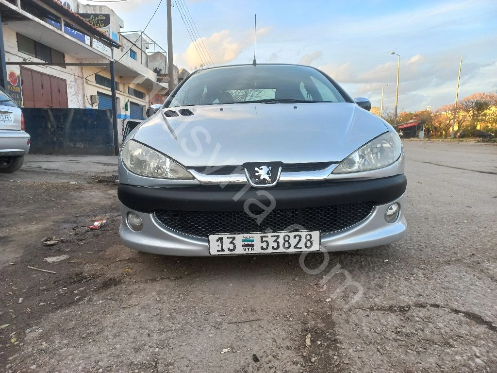 للبيع بيجو 206 2005
