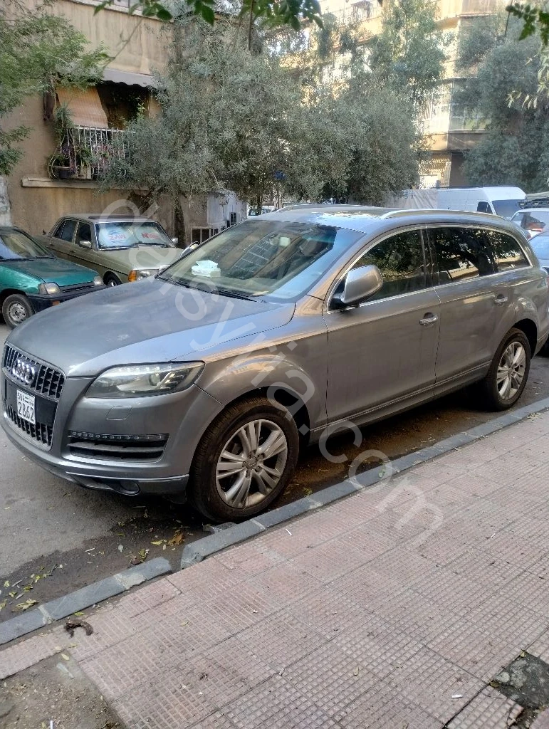 للبيع اودي Q7 2012