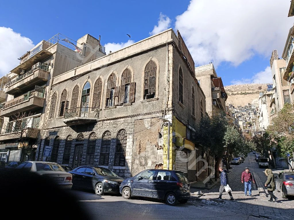 للبيع بناء لبن 270م في المهاجرين