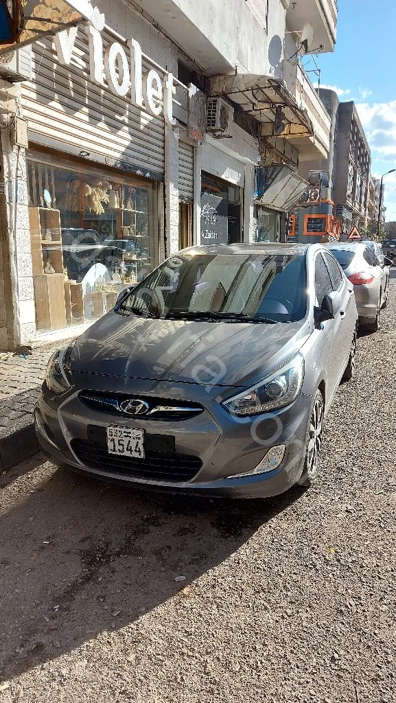 للإيجار هيونداي اكسنت 2015